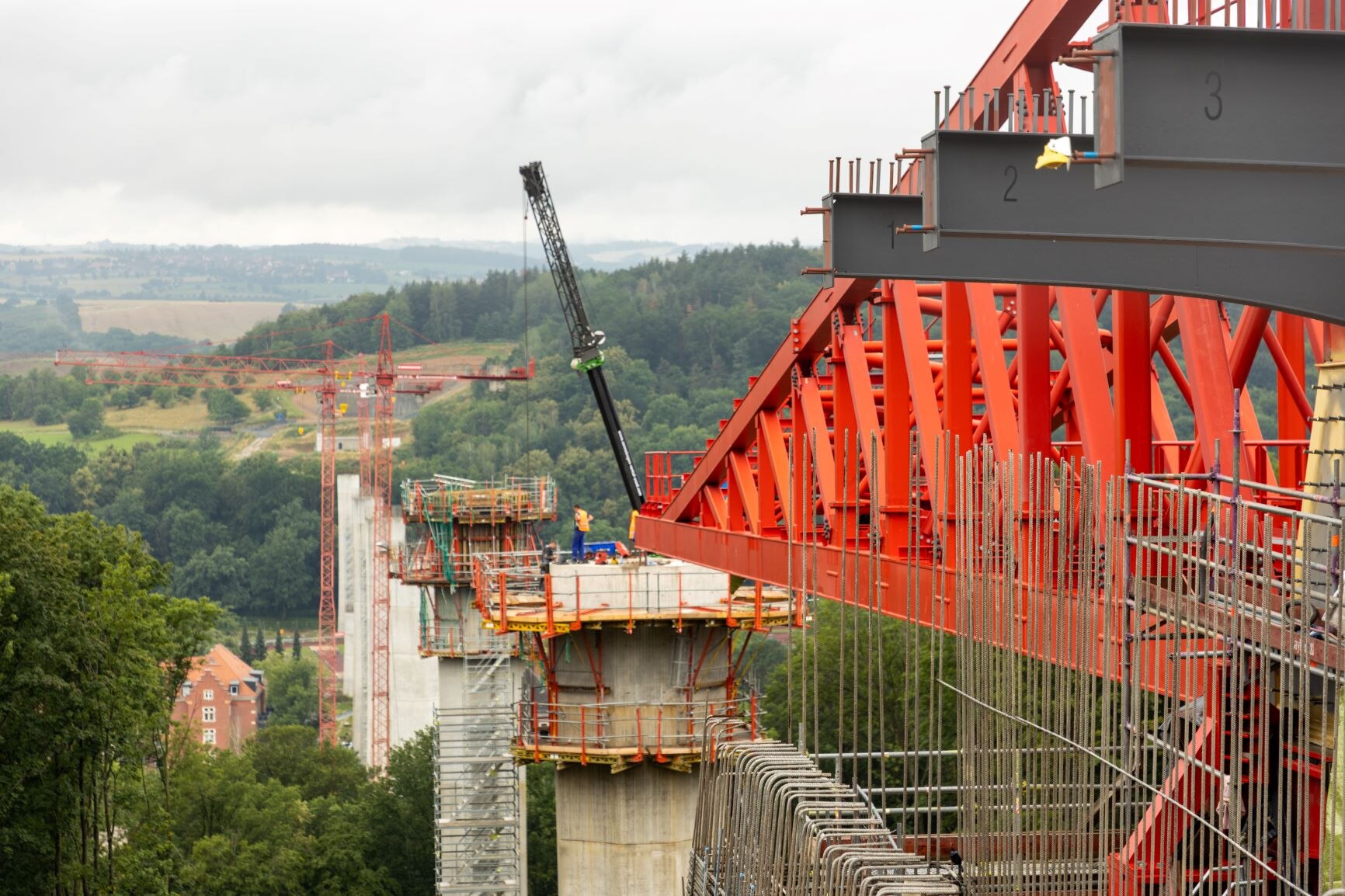 Brückenarbeiten auf der Baustelle der B172n in Pirna.