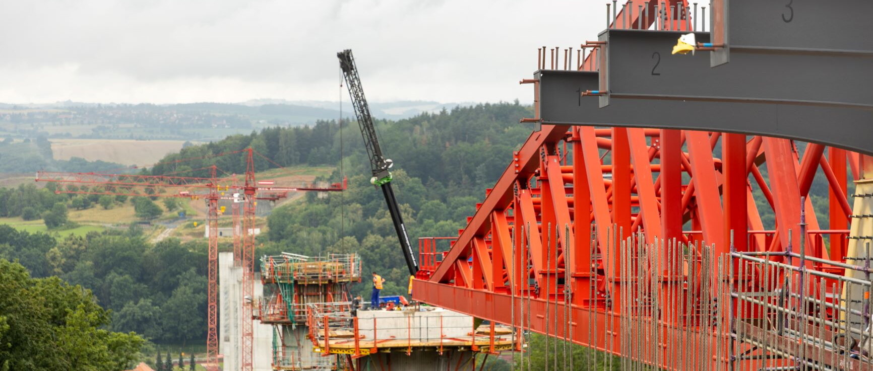 Brückenarbeiten auf der Baustelle der B172n in Pirna.